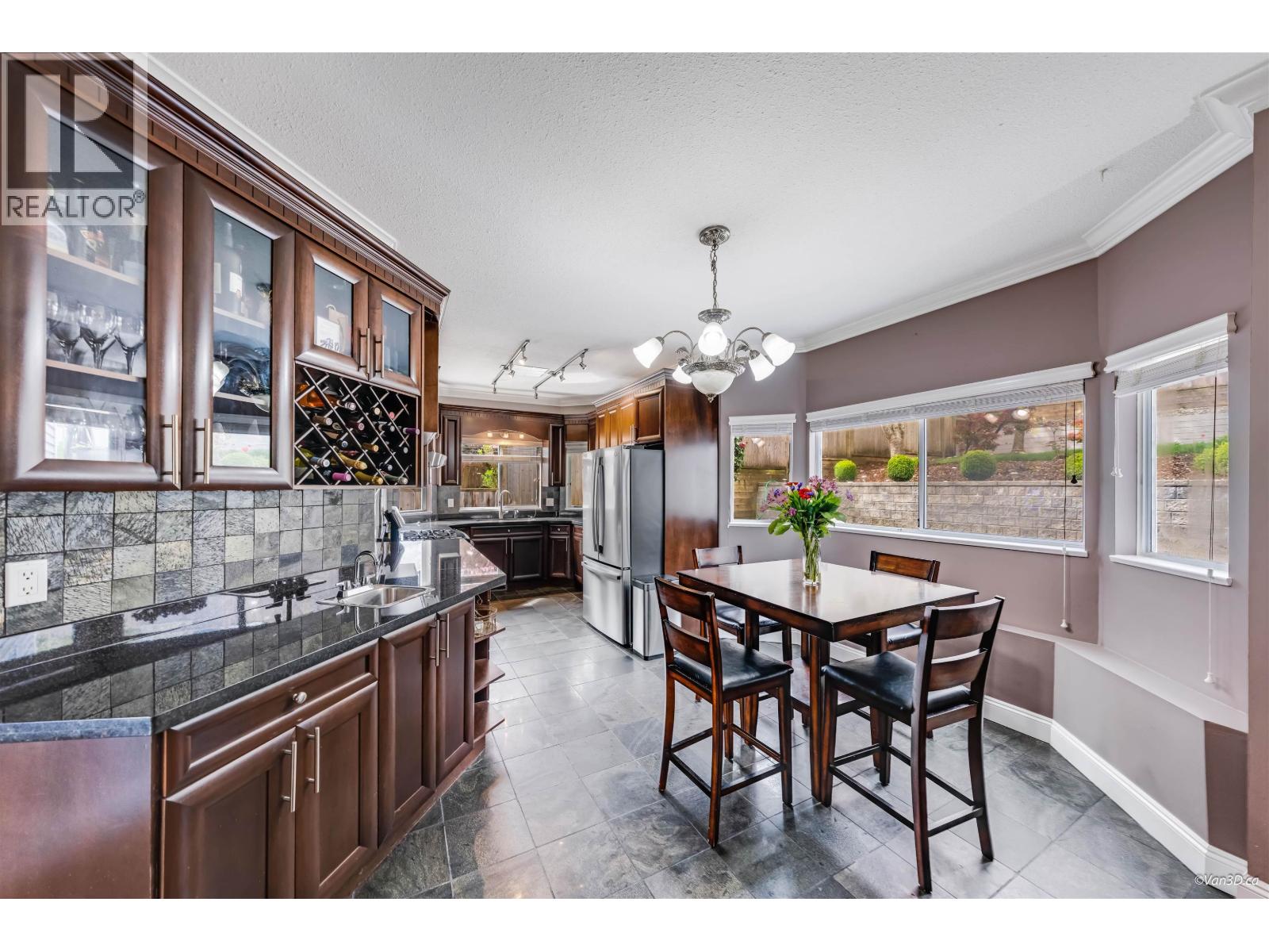 532 Riverview Crescent, Coquitlam, British Columbia  V3C 5A7 - Photo 10 - R3114288