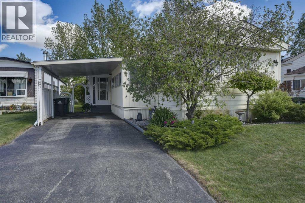 221, 99 Arbour Lake Road NW, Calgary, Alberta  T3G 4E4 - Photo 2 - A2317381