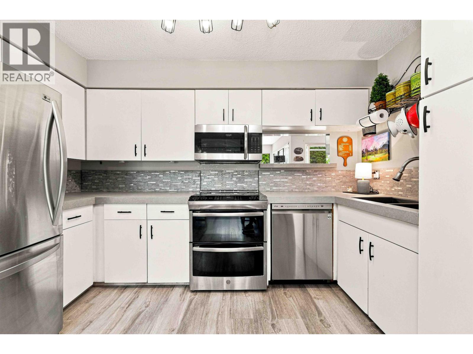 4698 Garden Grove Drive, Burnaby, British Columbia  V5G 3V3 - Photo 16 - R3152895