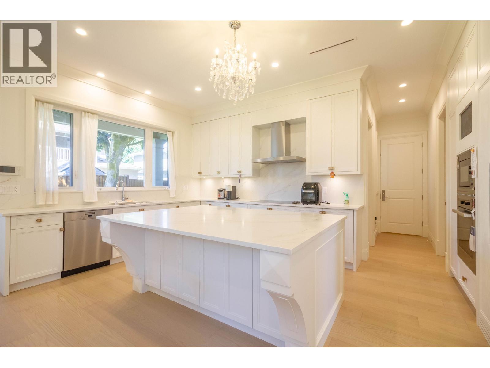 3907 Hertford Street, Burnaby, British Columbia V5G 2R5 - Photo 13 - R3153006
