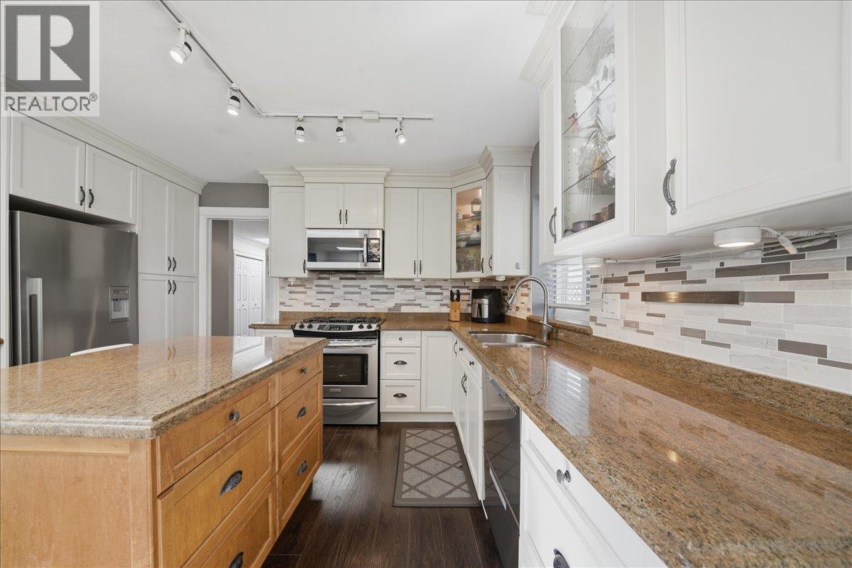 12110 Blossom Street, Maple Ridge, British Columbia V2X 9J9 - Photo 11 - R3153017
