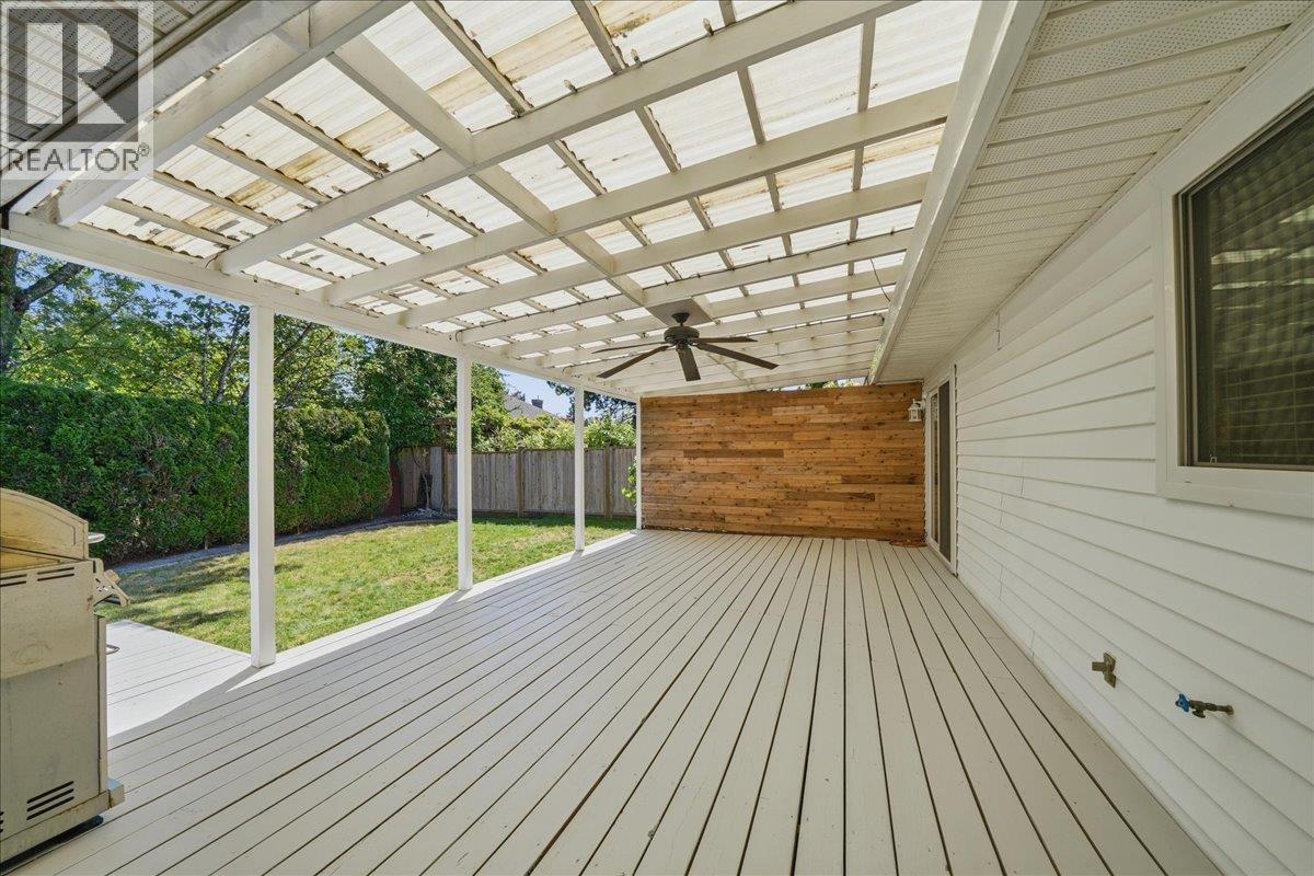 12110 Blossom Street, Maple Ridge, British Columbia V2X 9J9 - Photo 15 - R3153017