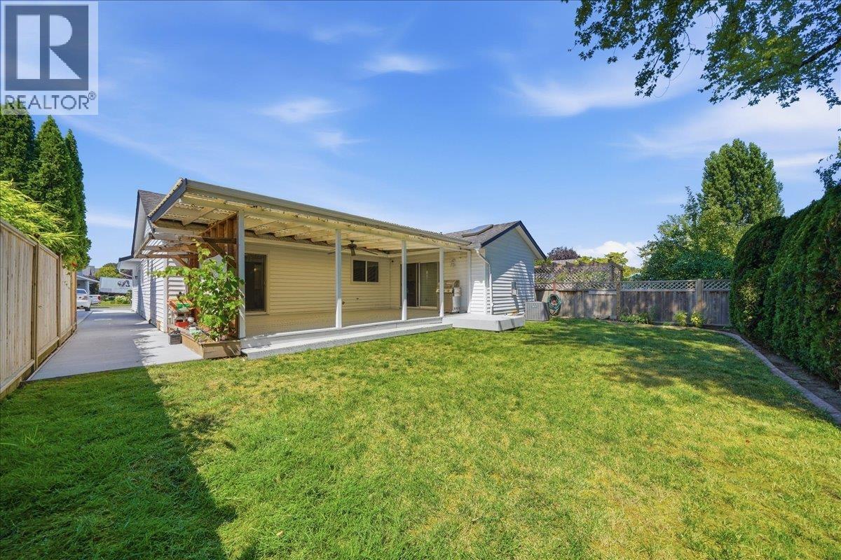 12110 Blossom Street, Maple Ridge, British Columbia V2X 9J9 - Photo 28 - R3153017