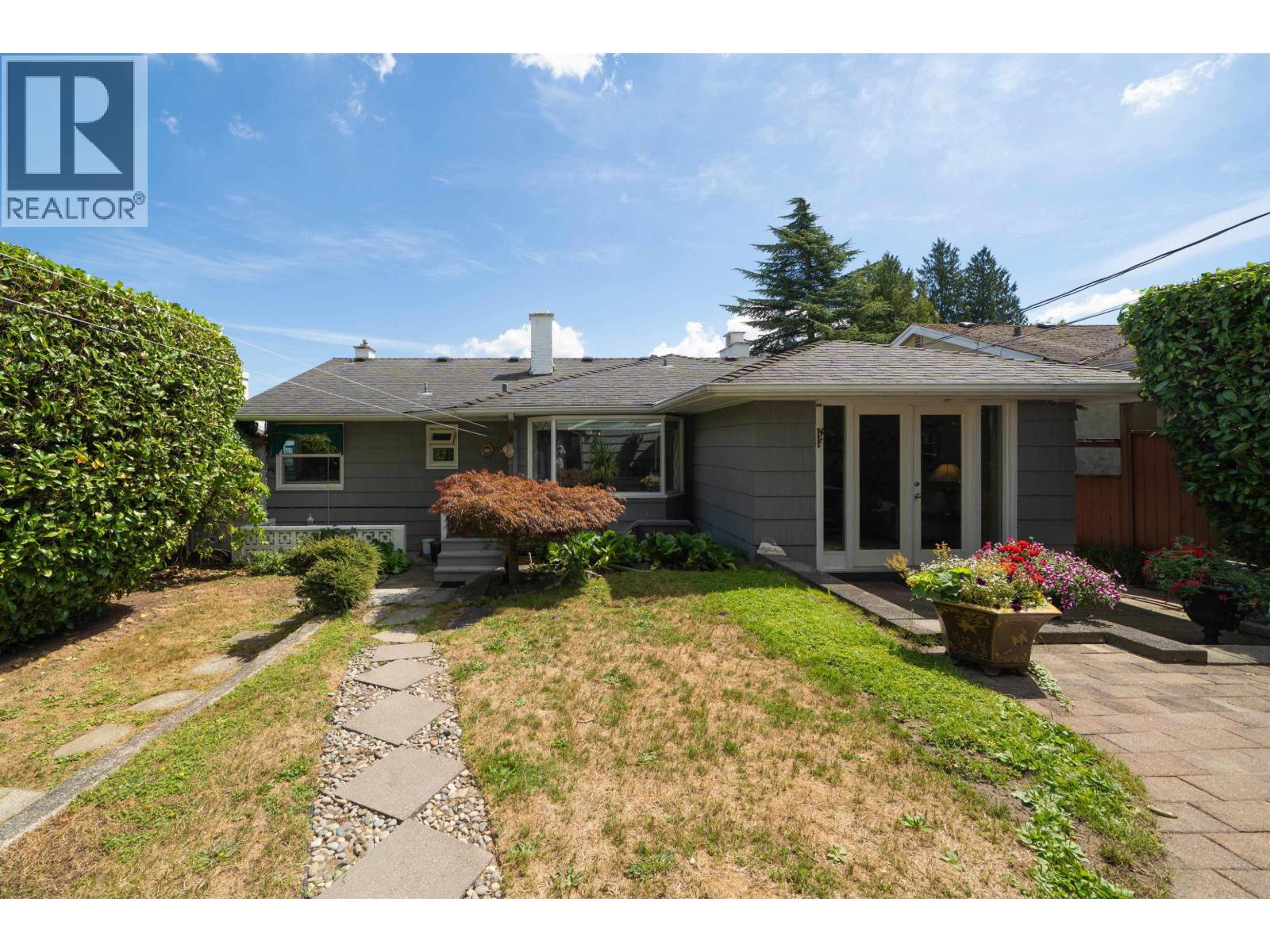 335 Churchill Avenue, New Westminster, British Columbia  V3L 4P5 - Photo 6 - R3153021