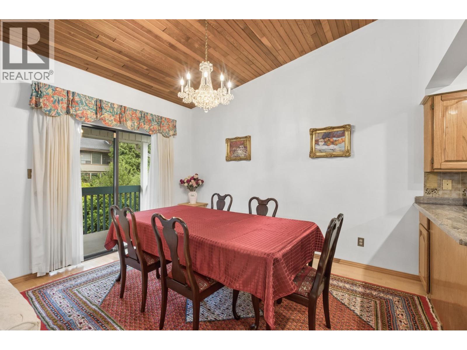 5609 White Pine Lane, North Vancouver, British Columbia V7R 4S1 - Photo 12 - R3153027