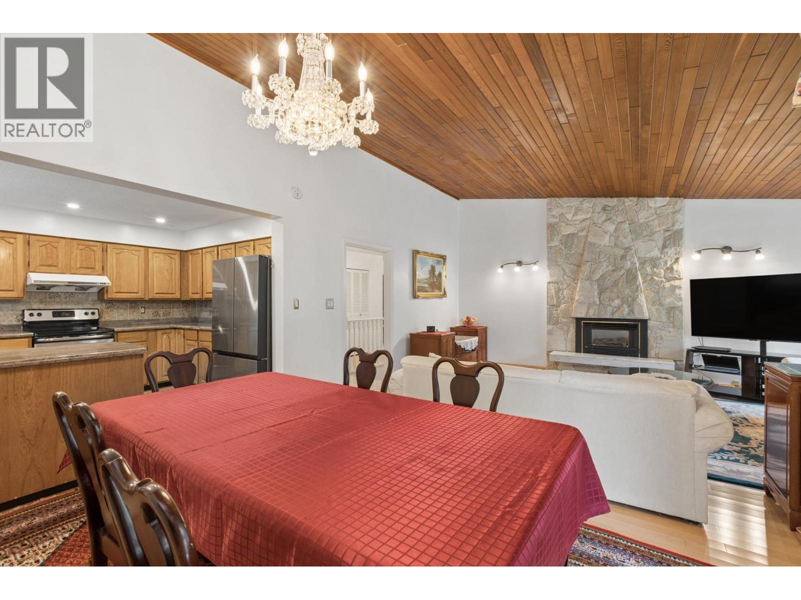 5609 White Pine Lane, North Vancouver, British Columbia V7R 4S1 - Photo 13 - R3153027