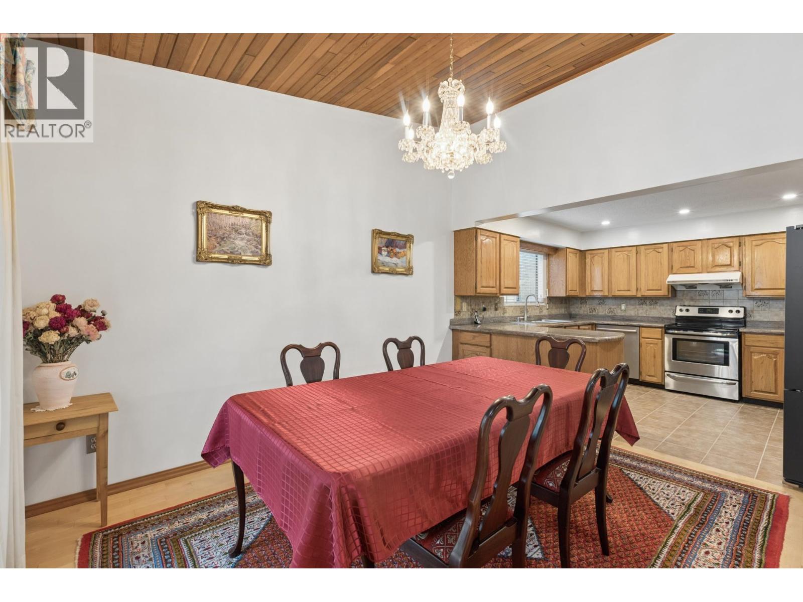 5609 White Pine Lane, North Vancouver, British Columbia V7R 4S1 - Photo 14 - R3153027