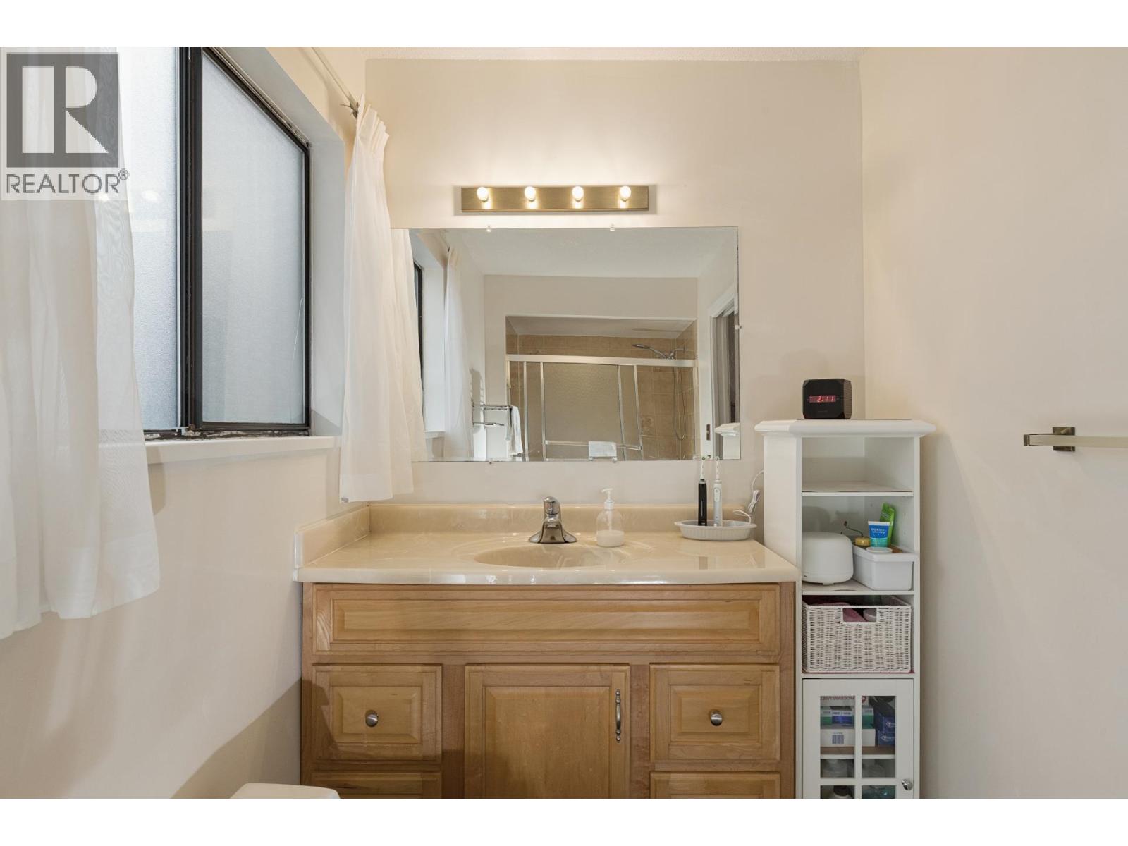 5609 White Pine Lane, North Vancouver, British Columbia V7R 4S1 - Photo 23 - R3153027