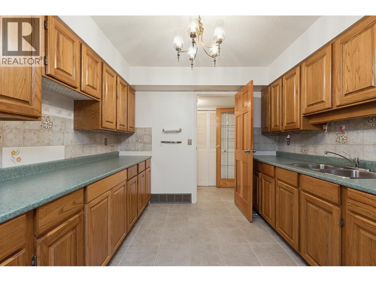 5609 White Pine Lane, North Vancouver, British Columbia V7R 4S1 - Photo 28 - R3153027