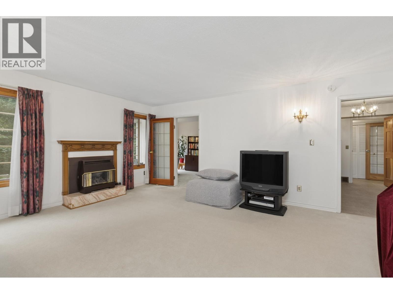 5609 White Pine Lane, North Vancouver, British Columbia V7R 4S1 - Photo 31 - R3153027