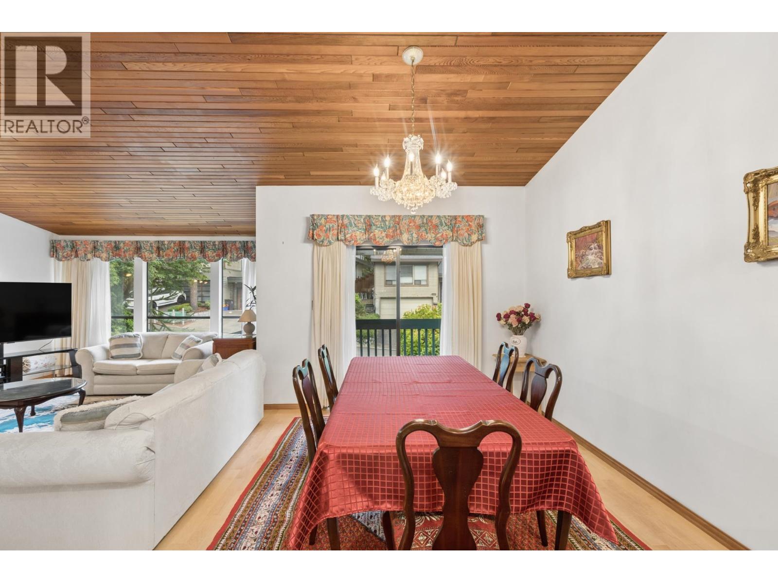 5609 White Pine Lane, North Vancouver, British Columbia V7R 4S1 - Photo 8 - R3153027
