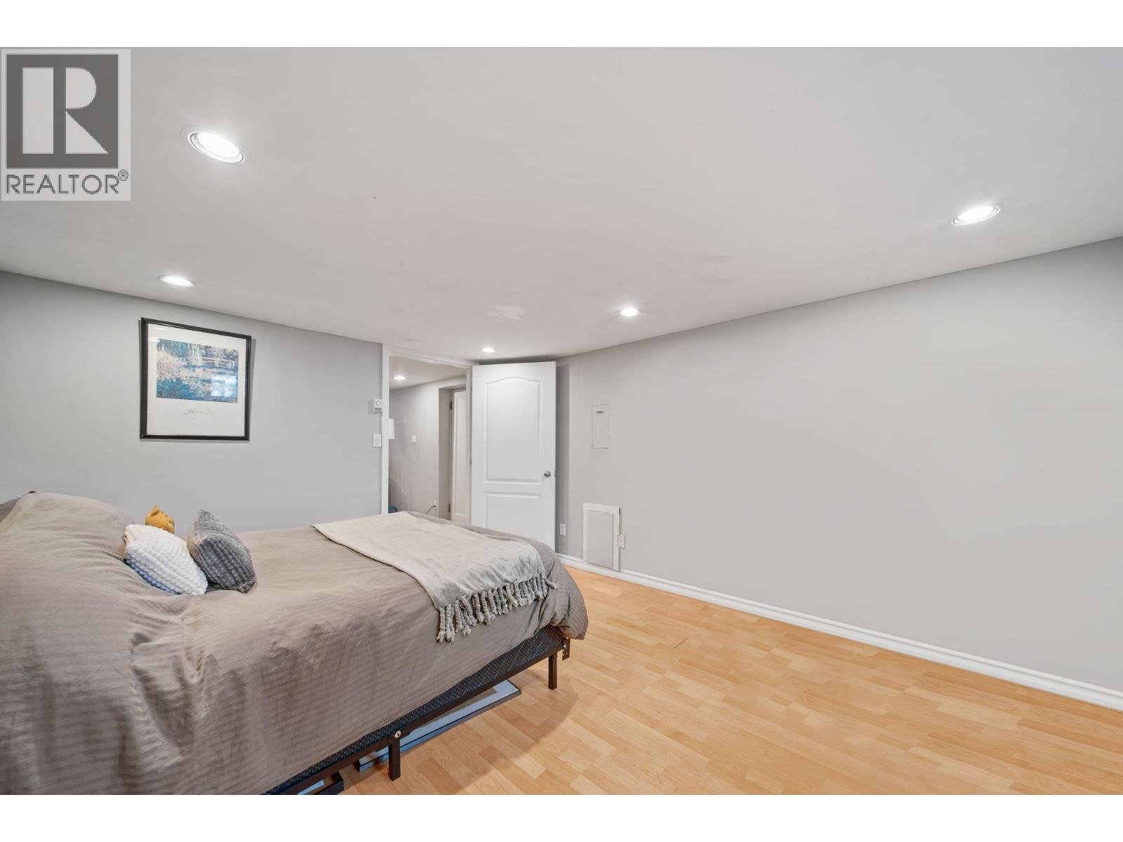 306 Ninth Avenue, New Westminster, British Columbia V3L 2A1 - Photo 17 - R3153050