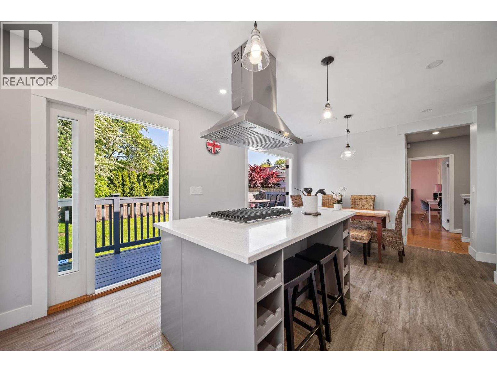 306 Ninth Avenue, New Westminster, British Columbia V3L 2A1 - Photo 8 - R3153050