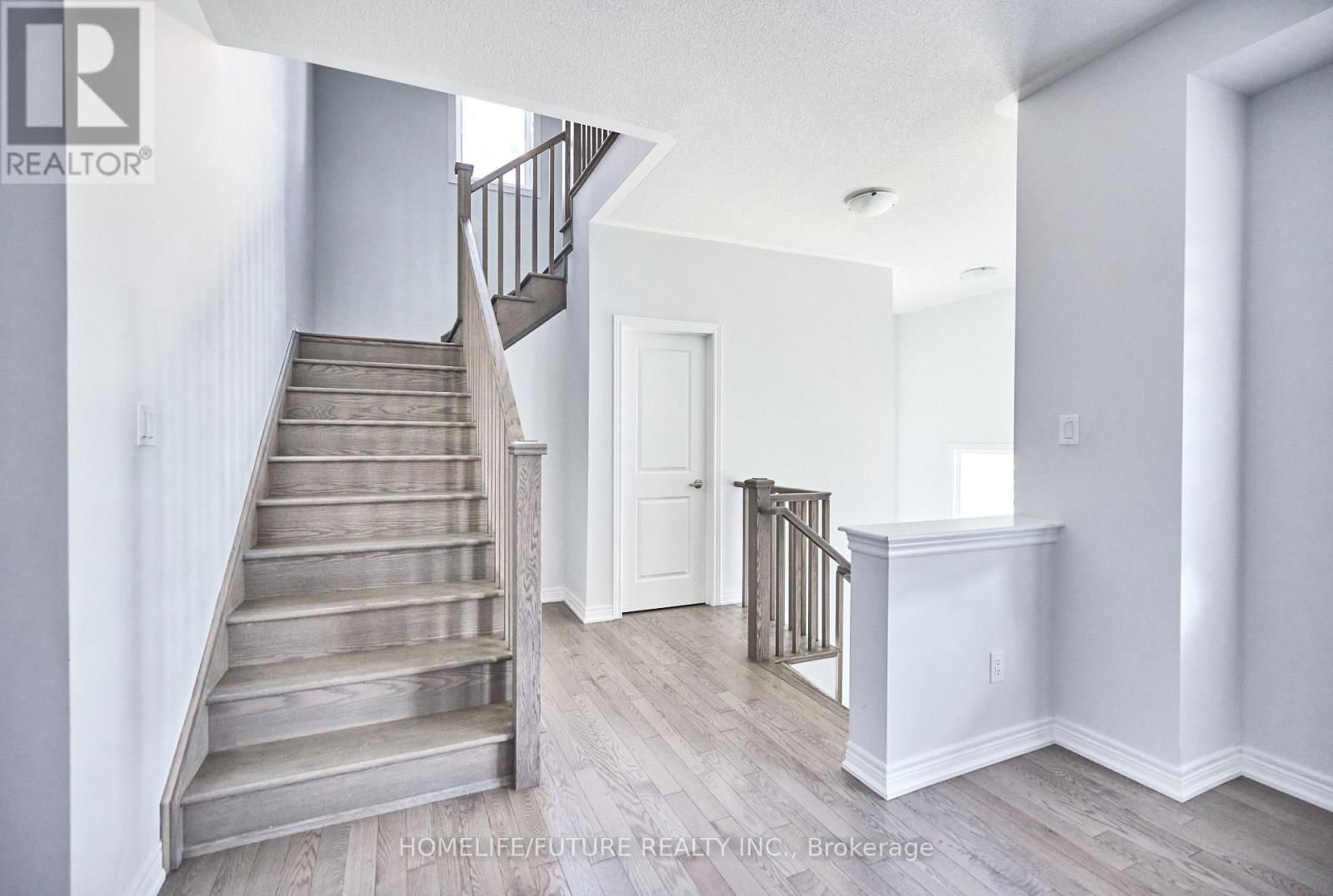 23 Faimira Avenue, Georgina, Ontario  L4P 0C2 - Photo 9 - N13642204