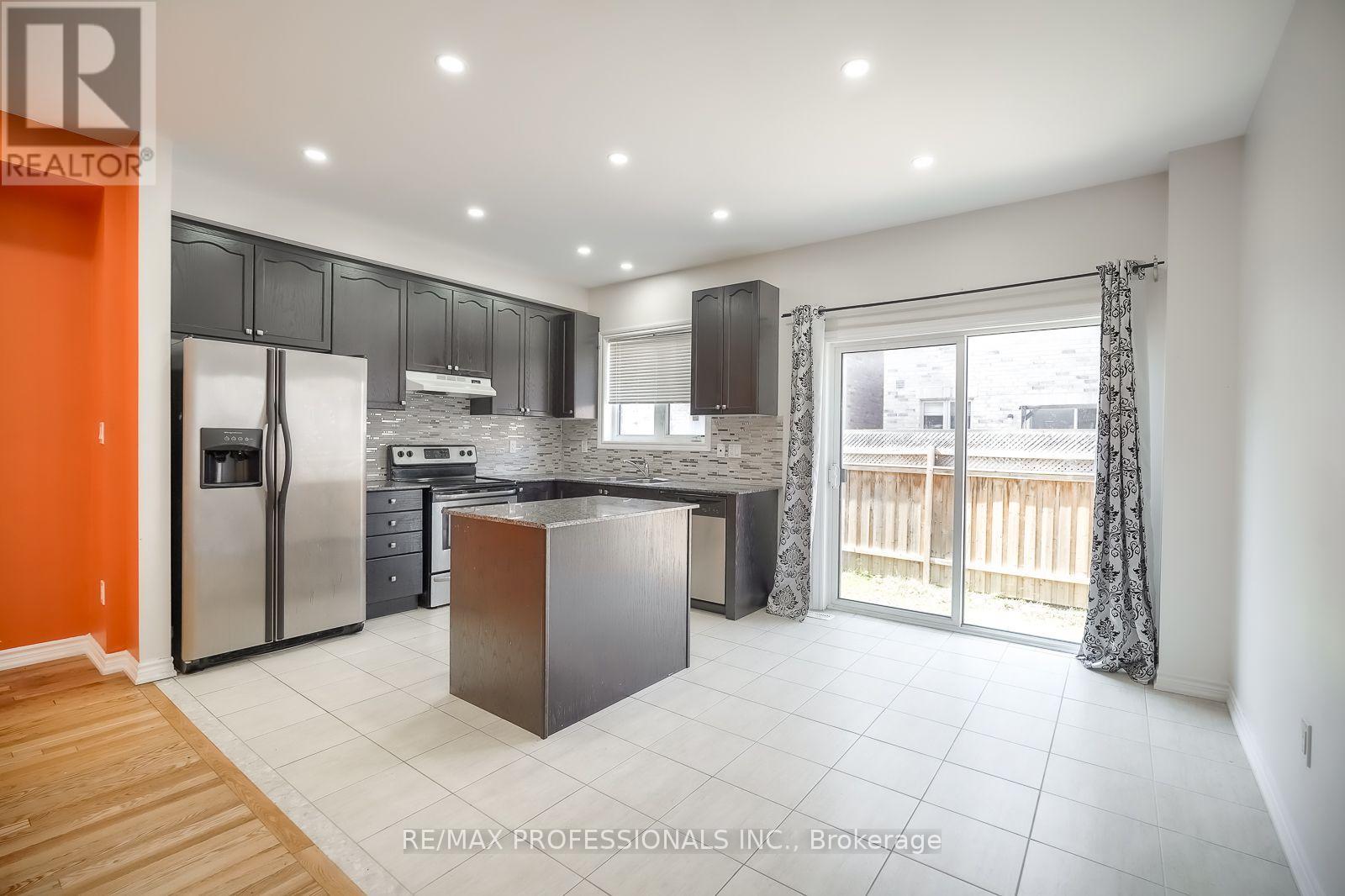 13 Yately Street, Brampton, Ontario  L7A 4R9 - Photo 12 - W13642168