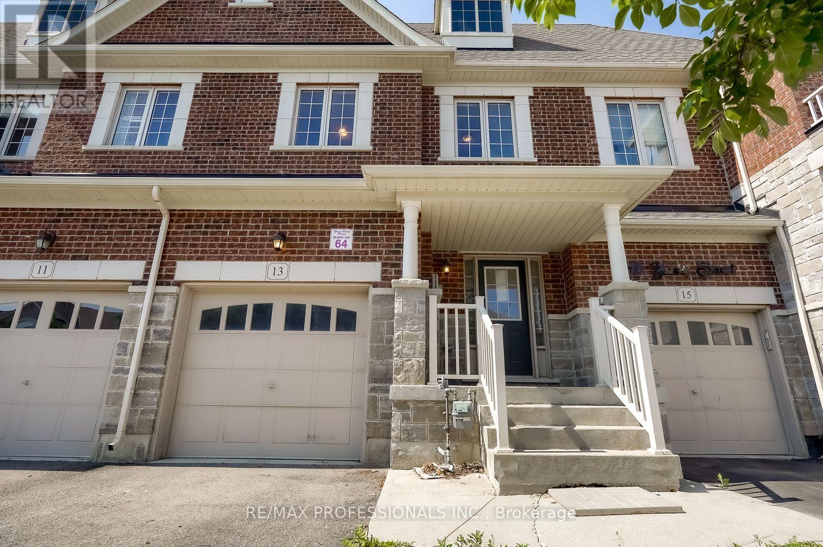 13 Yately Street, Brampton, Ontario  L7A 4R9 - Photo 4 - W13642168