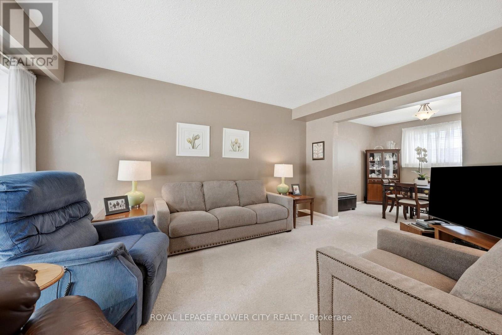 132 Fallingdale Crescent, Brampton, Ontario  L6T 3J6 - Photo 5 - W13642194