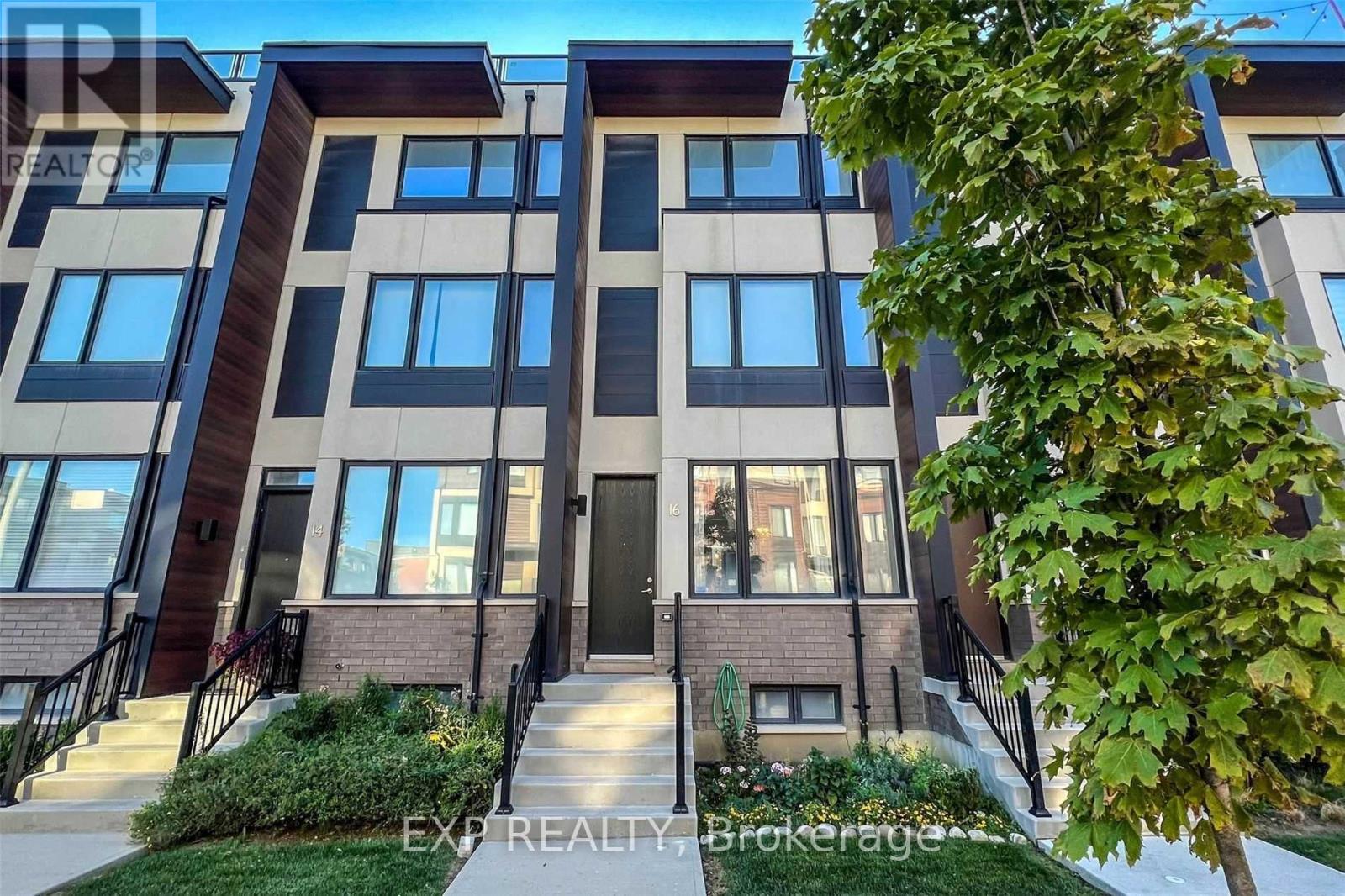16 CAROLINE CARPENTER GROVE, Toronto, Ontario