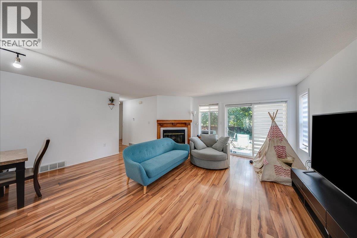2507 Columbia Avenue, Castlegar, British Columbia  V1N 2X4 - Photo 6 - 10396809