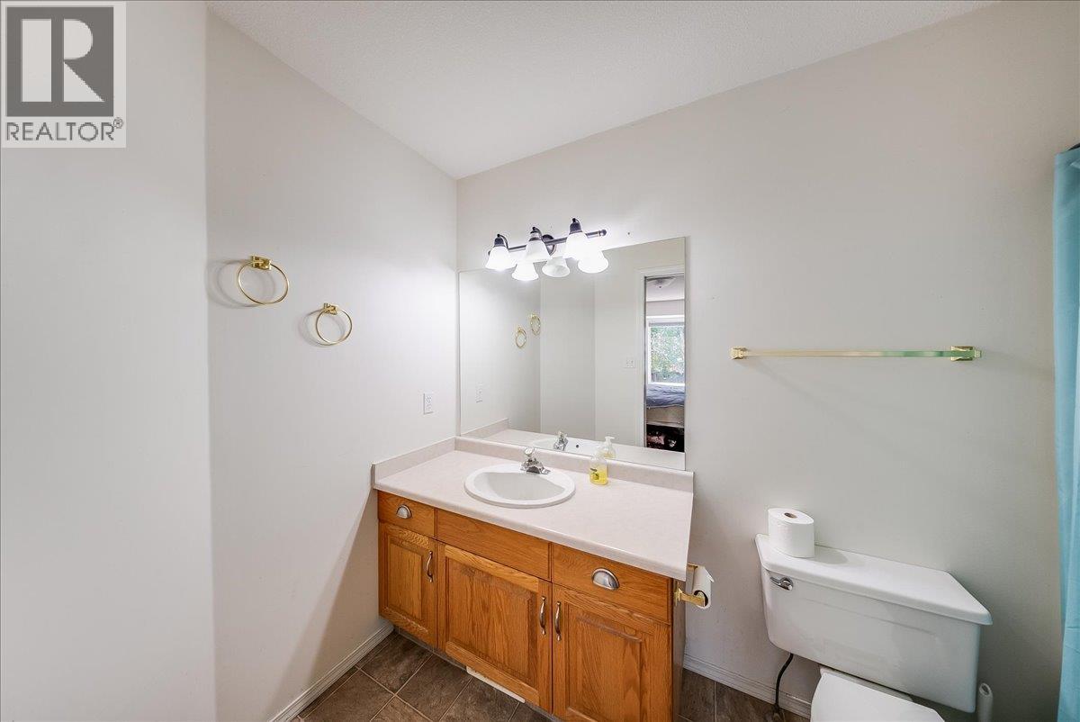 2507 Columbia Avenue, Castlegar, British Columbia  V1N 2X4 - Photo 26 - 10396809