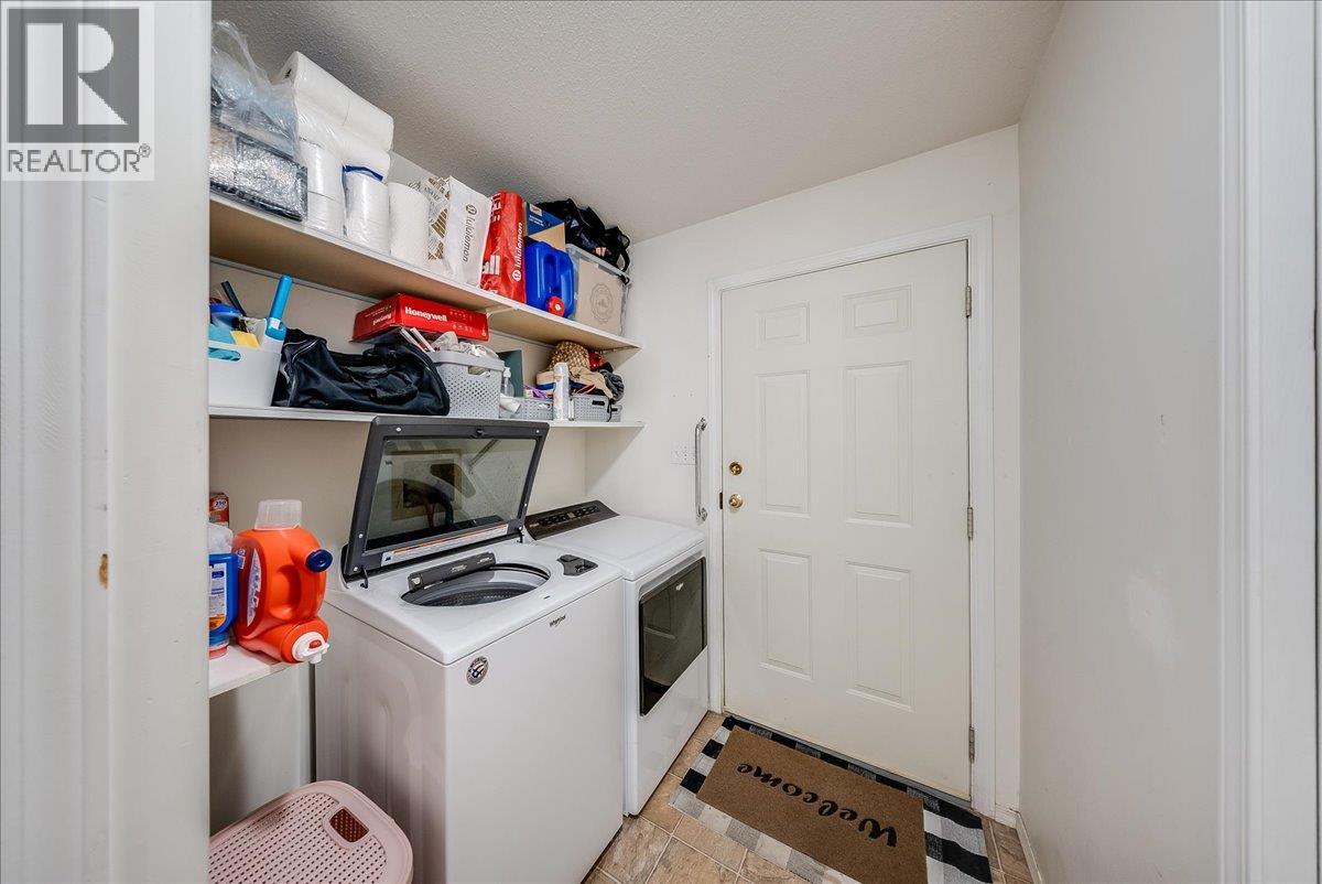 2507 Columbia Avenue, Castlegar, British Columbia  V1N 2X4 - Photo 30 - 10396809