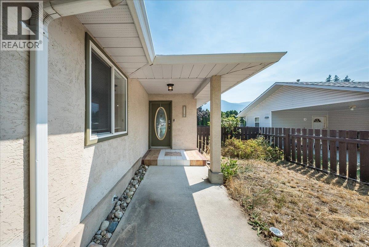 2507 Columbia Avenue, Castlegar, British Columbia  V1N 2X4 - Photo 37 - 10396809