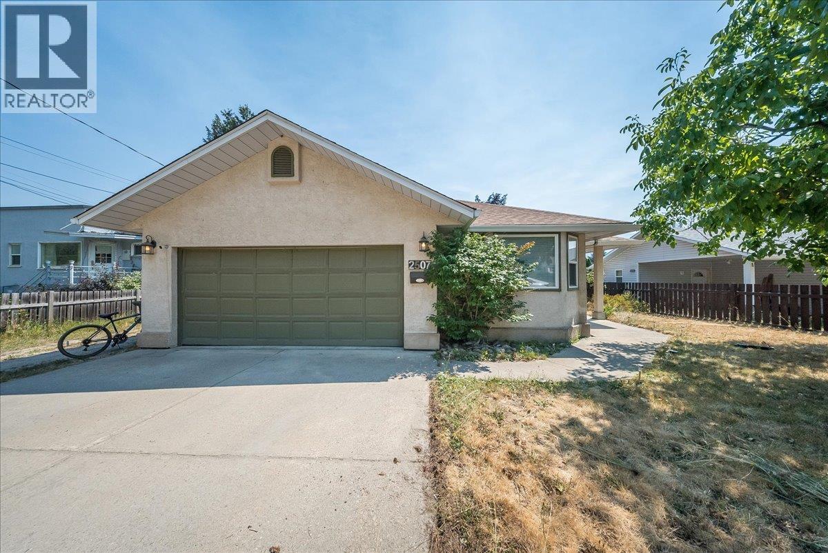 2507 Columbia Avenue, Castlegar, British Columbia  V1N 2X4 - Photo 38 - 10396809