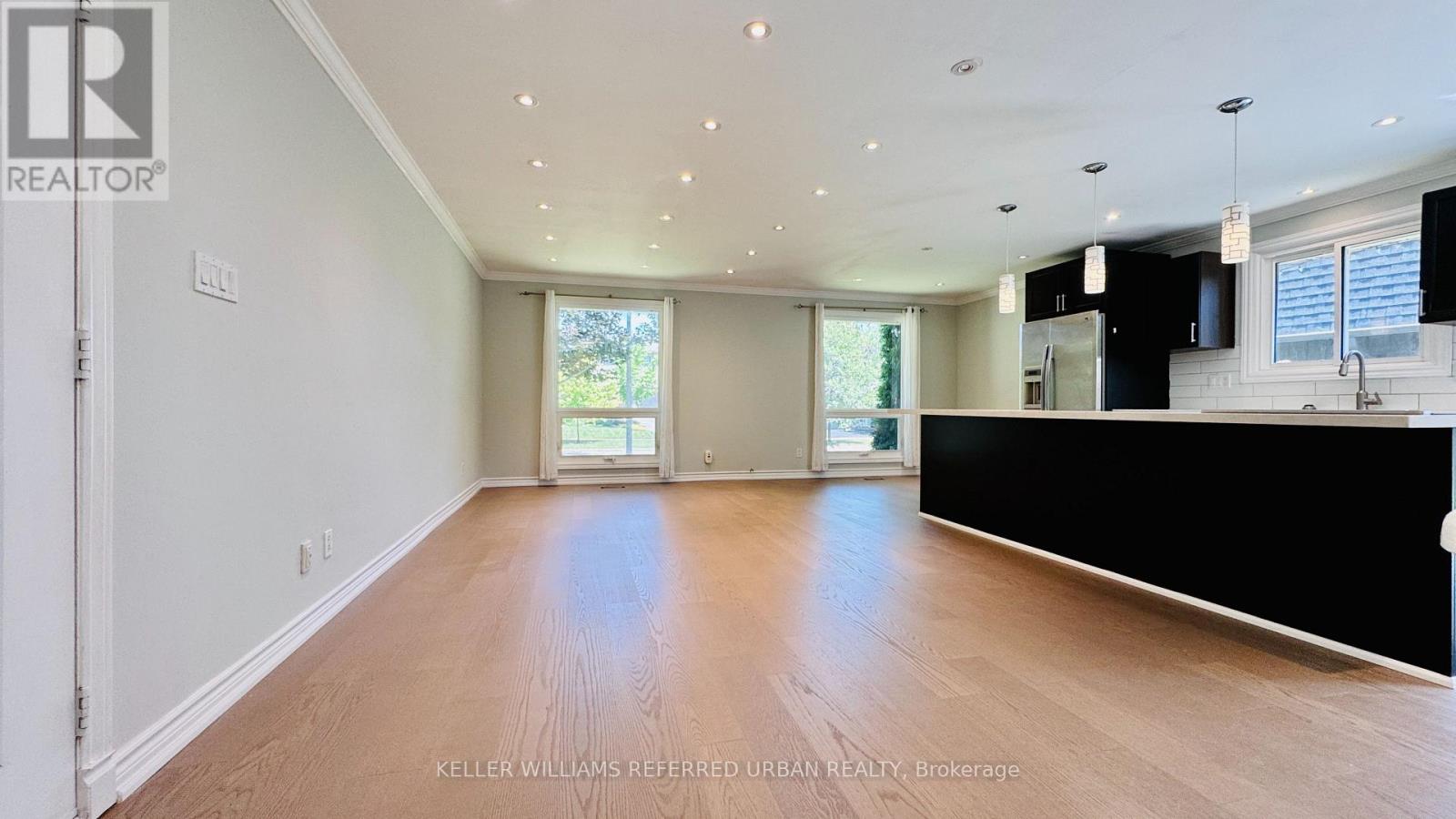 2255 Urwin Crescent, Oakville, Ontario  L6L 2T3 - Photo 5 - W13639310