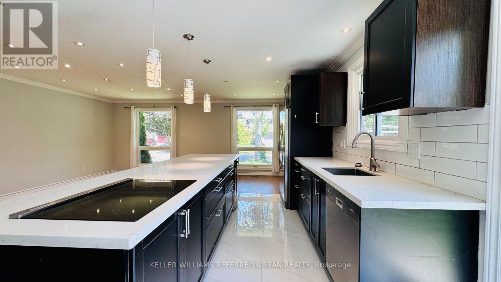 2255 Urwin Crescent, Oakville, Ontario  L6L 2T3 - Photo 8 - W13639310