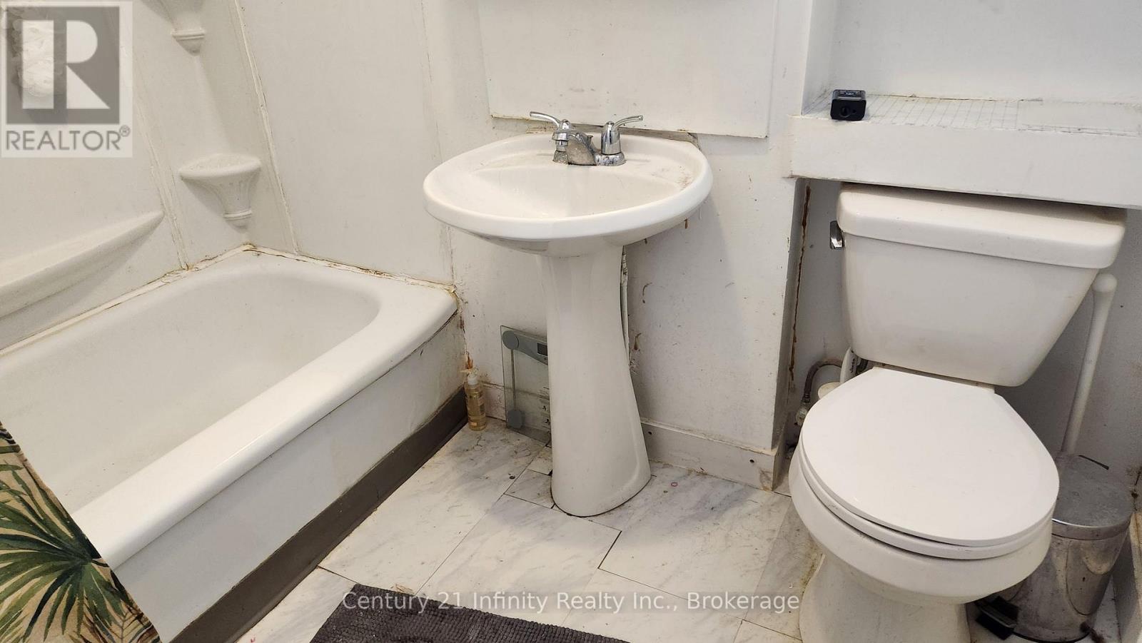 2 - 134 Simcoe Street S, Oshawa, Ontario  L1H 4G9 - Photo 2 - E13629178
