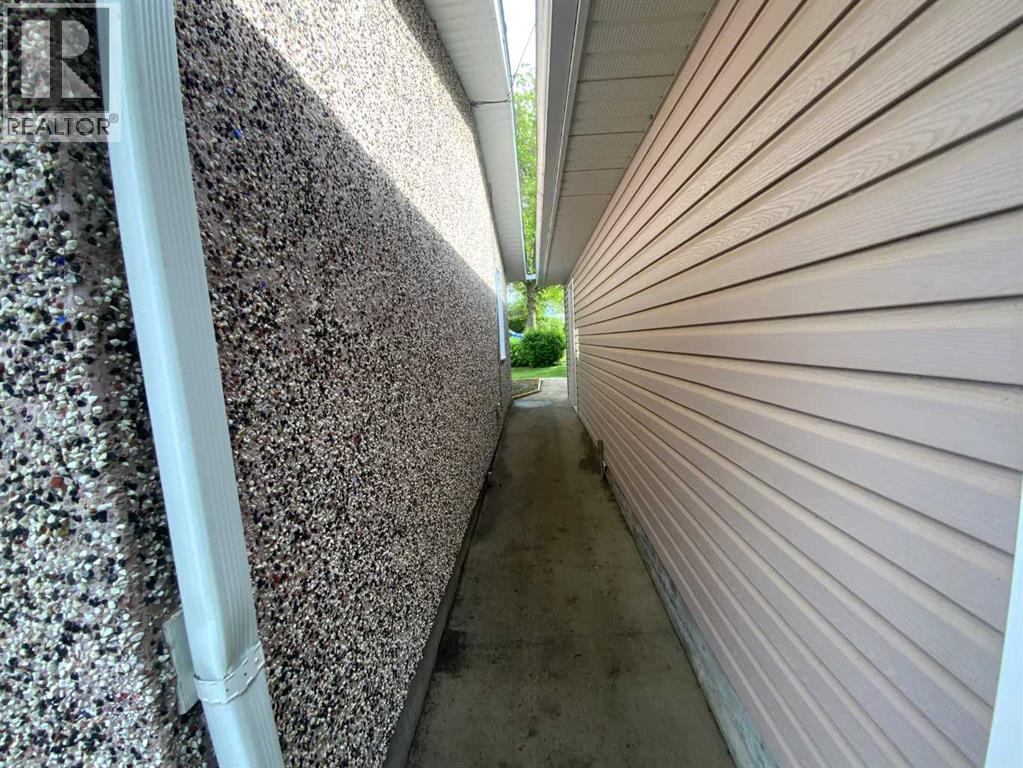 138 Trochu Avenue, Trochu, Alberta  T0M 2C0 - Photo 44 - A2320333