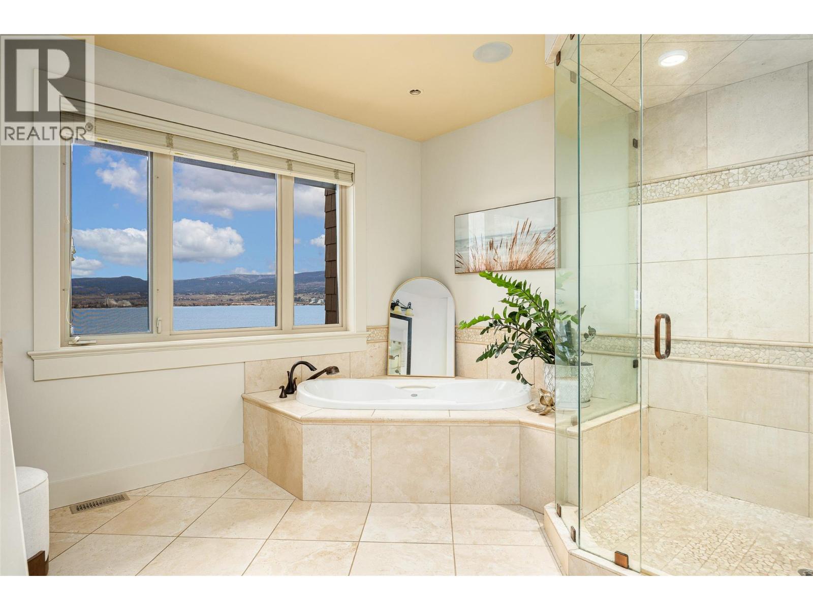 2583 Lucinde Road West Kelowna Photo 25