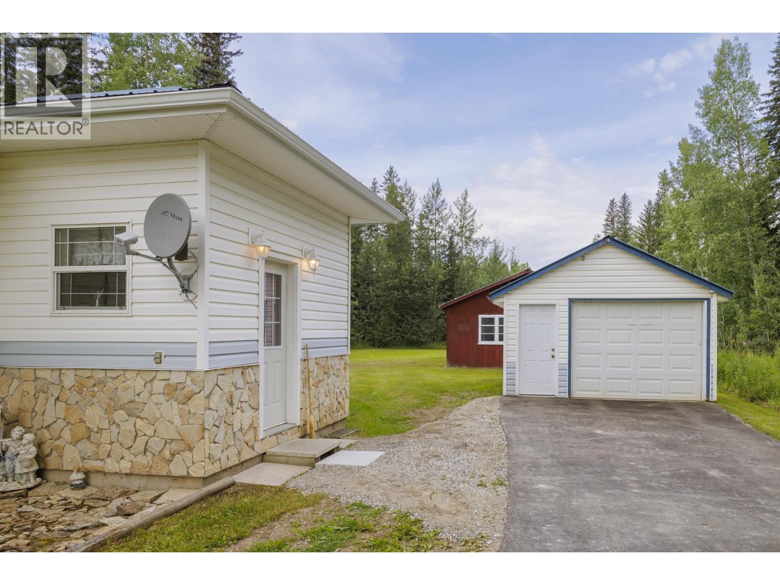 855 Bridge Road, Mcbride, British Columbia  V0J 2E0 - Photo 11 - R3152991