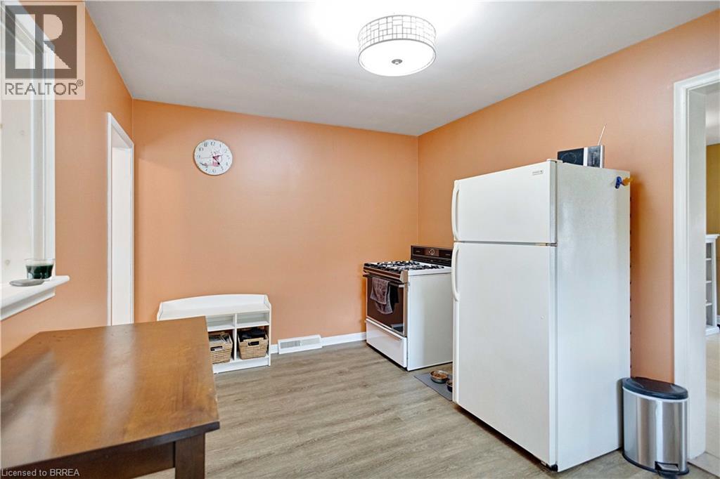 303 Dalhousie Street, Brantford, Ontario  N3S 3V6 - Photo 10 - 40826376