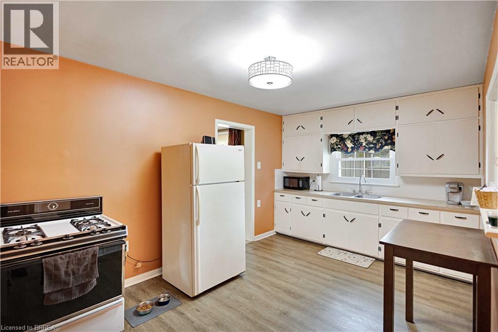 303 Dalhousie Street, Brantford, Ontario  N3S 3V6 - Photo 9 - 40826376