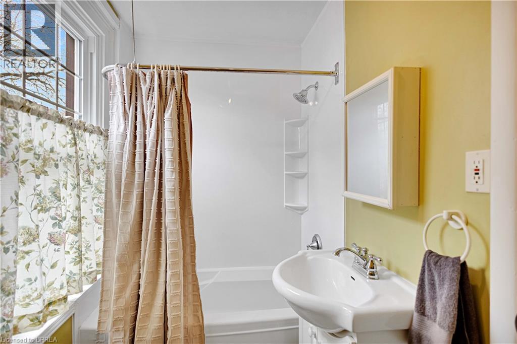 303 Dalhousie Street, Brantford, Ontario  N3S 3V6 - Photo 15 - 40826376