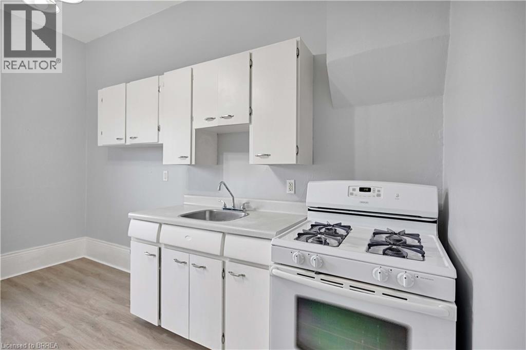 303 Dalhousie Street, Brantford, Ontario  N3S 3V6 - Photo 24 - 40826376