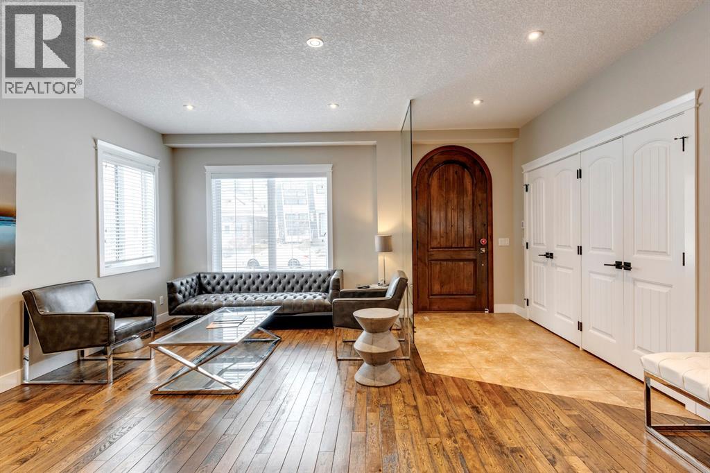337 3 Avenue NE, Calgary, Alberta  T2E 0H5 - Photo 4 - A2335010