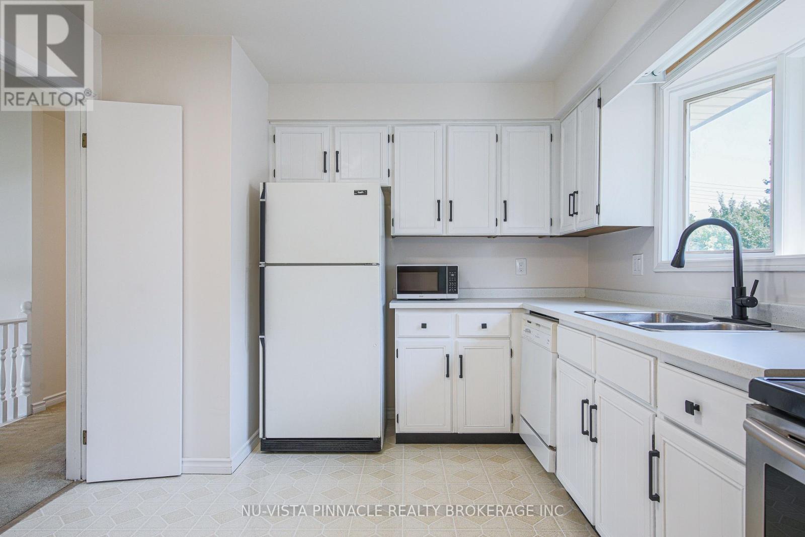 192 Concord Road, London North, Ontario  N6G 3H8 - Photo 14 - X13642380