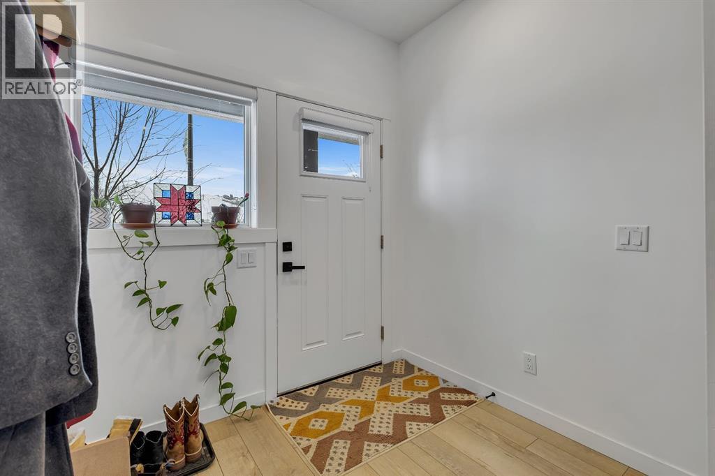 171 Greenbriar Place NW, Calgary, Alberta  T3B 6J3 - Photo 9 - A2329897