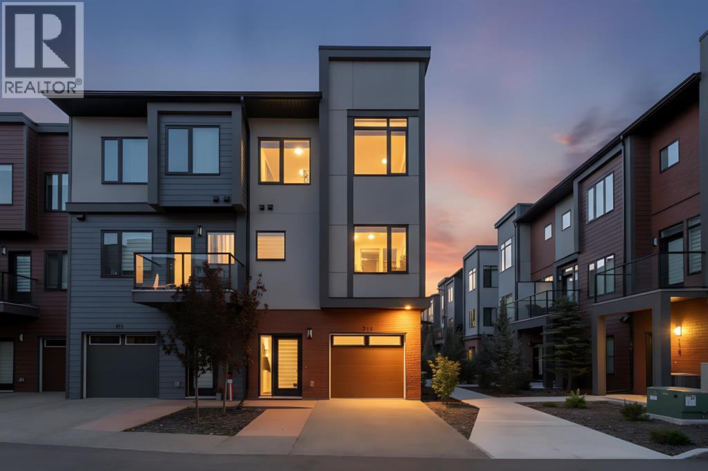 213 Greenbriar Common NW, Calgary, Alberta  T3B 6J3 - Photo 2 - A2333433