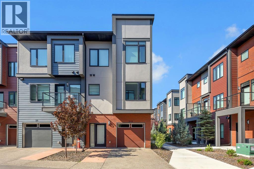 213 Greenbriar Common NW, Calgary, Alberta  T3B 6J3 - Photo 1 - A2333433