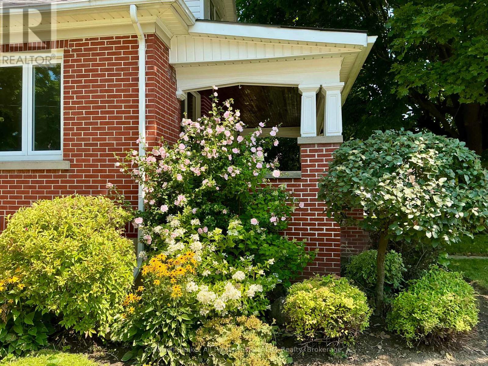 148 Wellington Street, West Perth, Ontario  N0K 1N0 - Photo 4 - X12967534