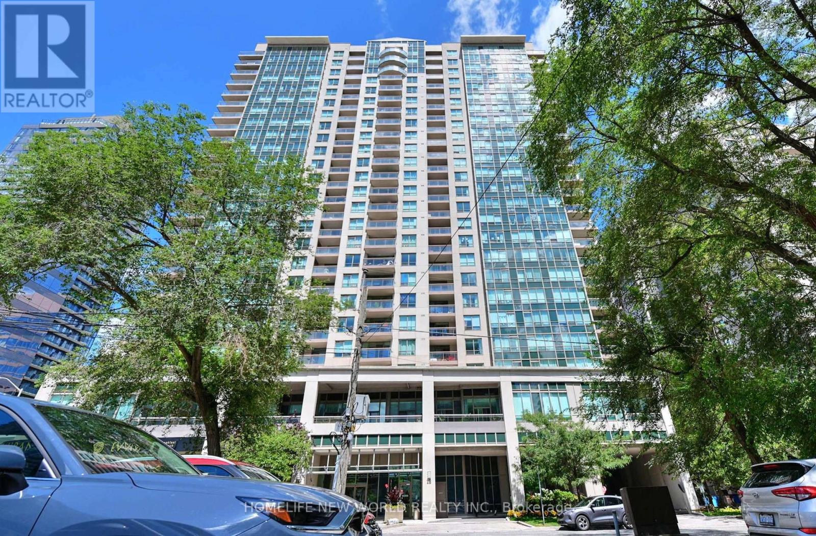 811 - 18 PARKVIEW AVENUE, Toronto, Ontario