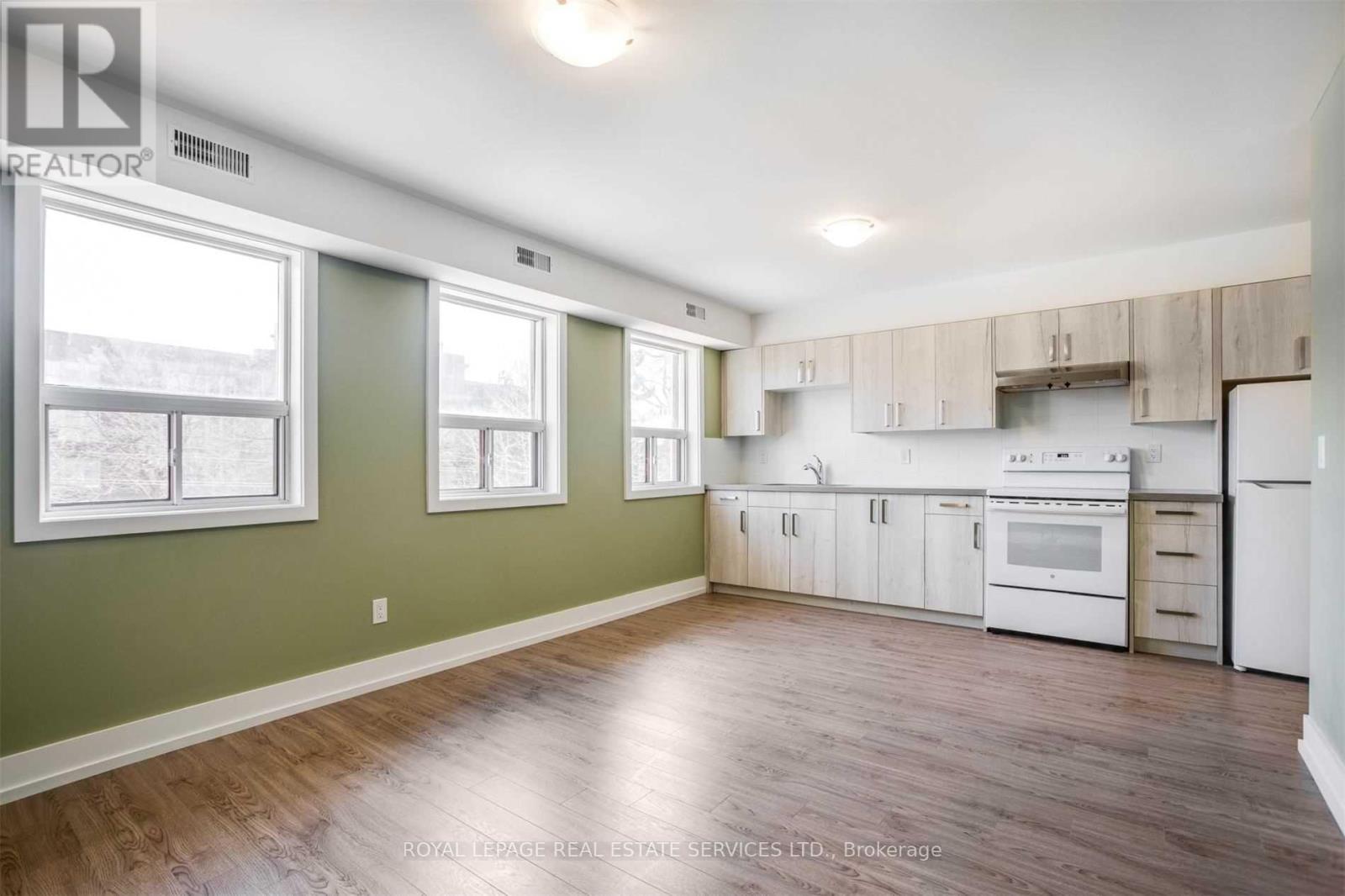 Upper - 86 Givins Street, Toronto, Ontario  M6J 2X8 - Photo 13 - C13642352