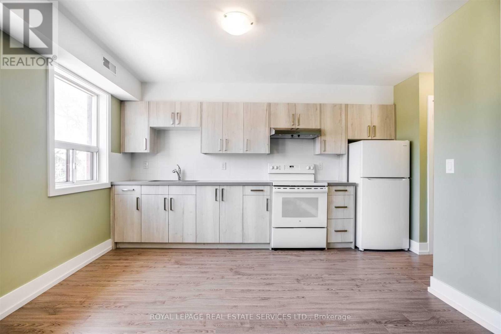 Upper - 86 Givins Street, Toronto, Ontario  M6J 2X8 - Photo 14 - C13642352