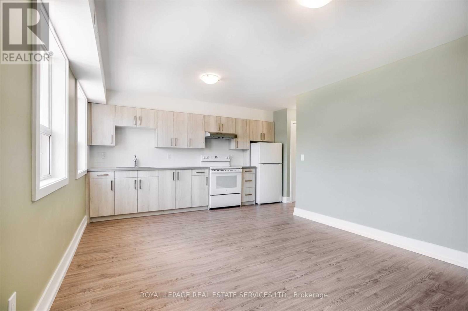 Upper - 86 Givins Street, Toronto, Ontario  M6J 2X8 - Photo 15 - C13642352