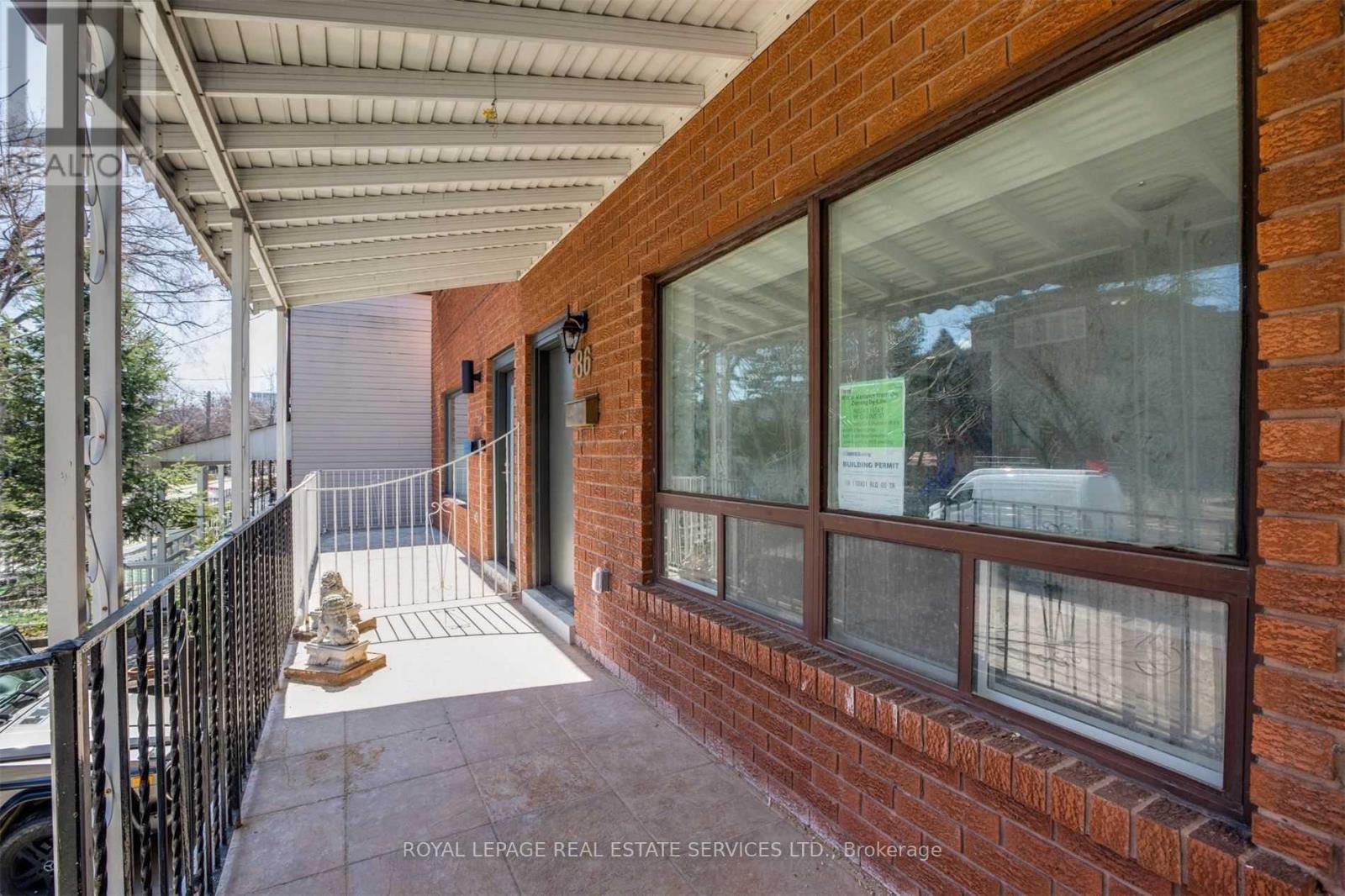 Upper - 86 Givins Street, Toronto, Ontario  M6J 2X8 - Photo 2 - C13642352