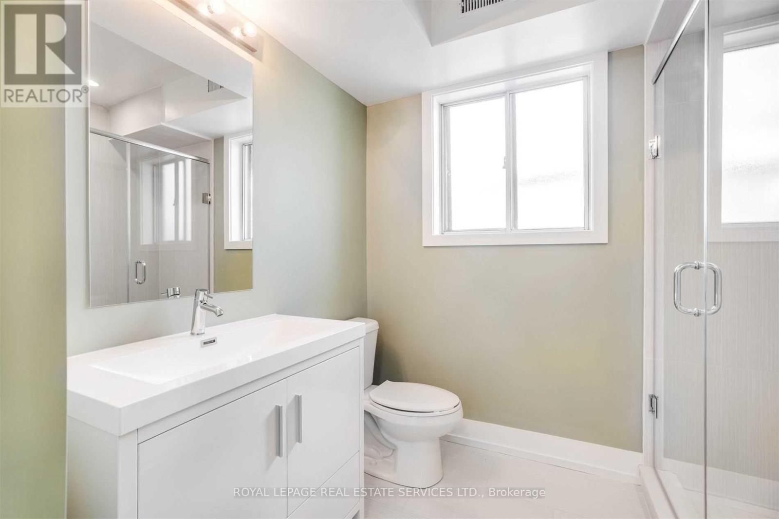 Upper - 86 Givins Street, Toronto, Ontario  M6J 2X8 - Photo 22 - C13642352