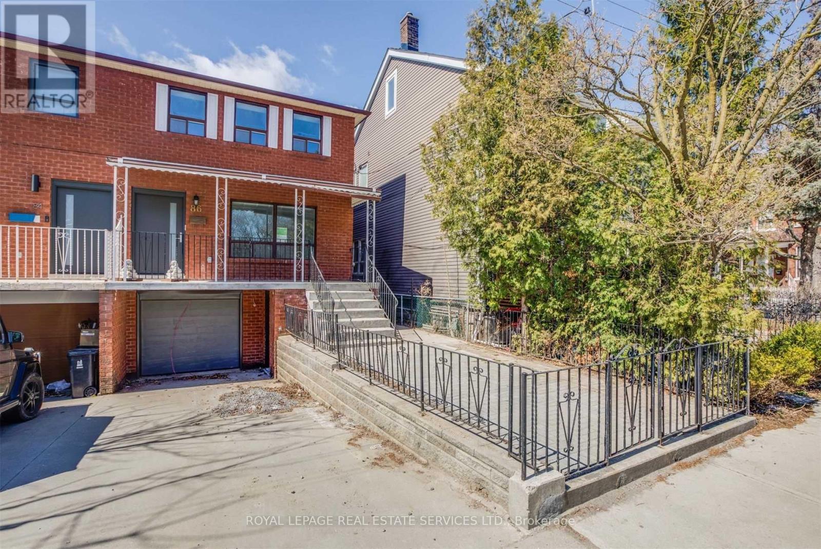 Upper - 86 Givins Street, Toronto, Ontario  M6J 2X8 - Photo 24 - C13642352